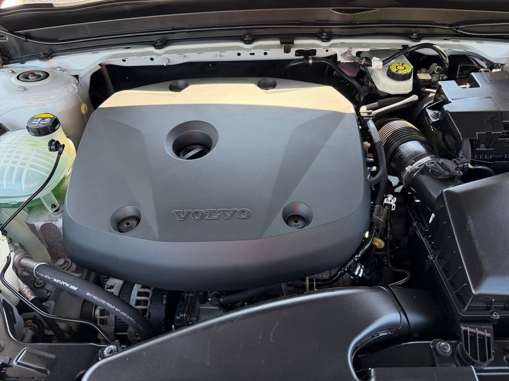 Used 2021 Volvo XC40 T5 Momentum AWD/4WD image 29