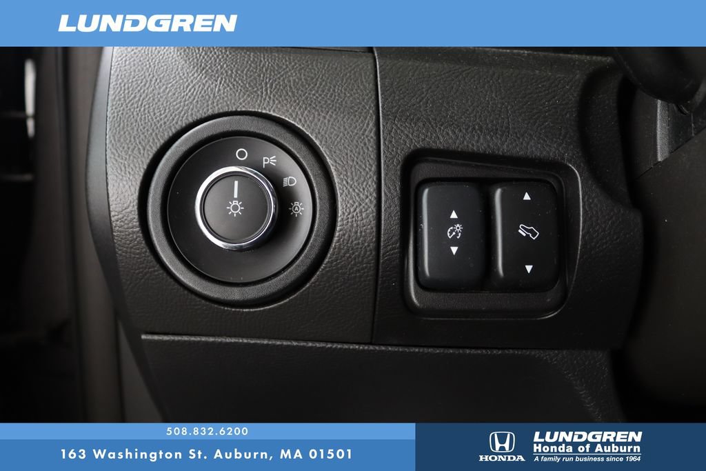 Used 2011 Ford Taurus Limited w/ 302A Rapid Spec Order Code FWD image 26