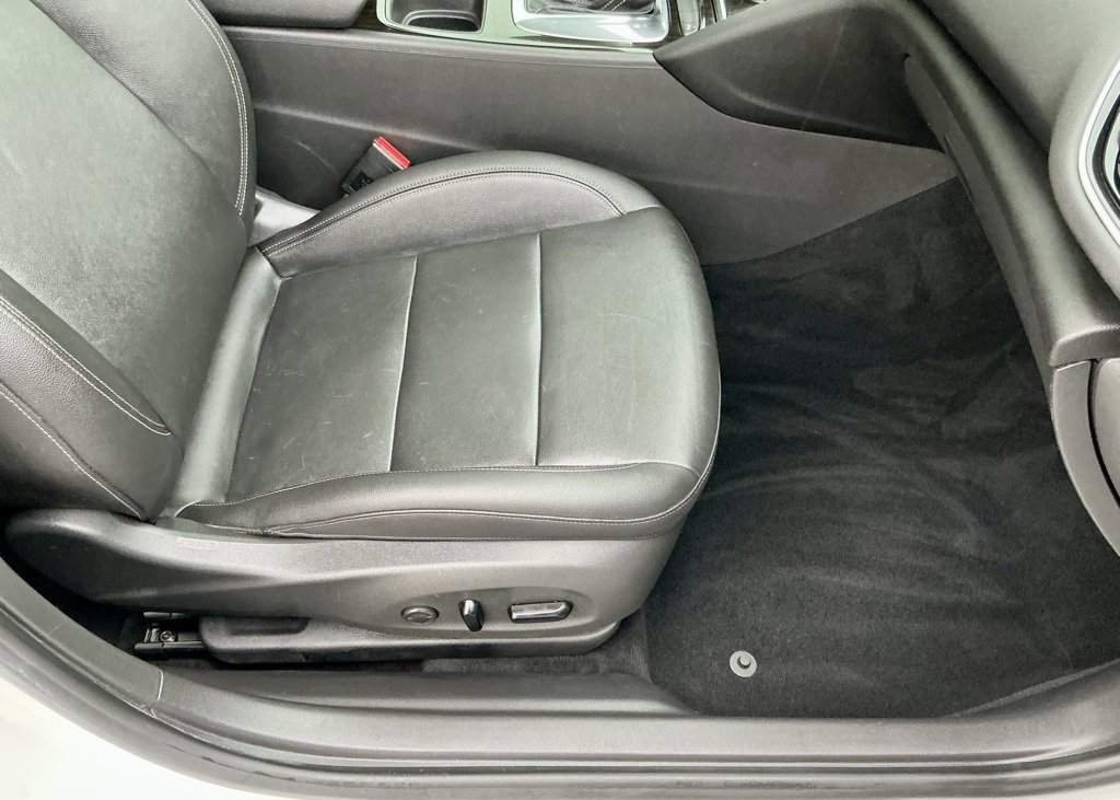 Used 2018 Buick Regal Essence w/ Driver Confidence Package #1 image 23
