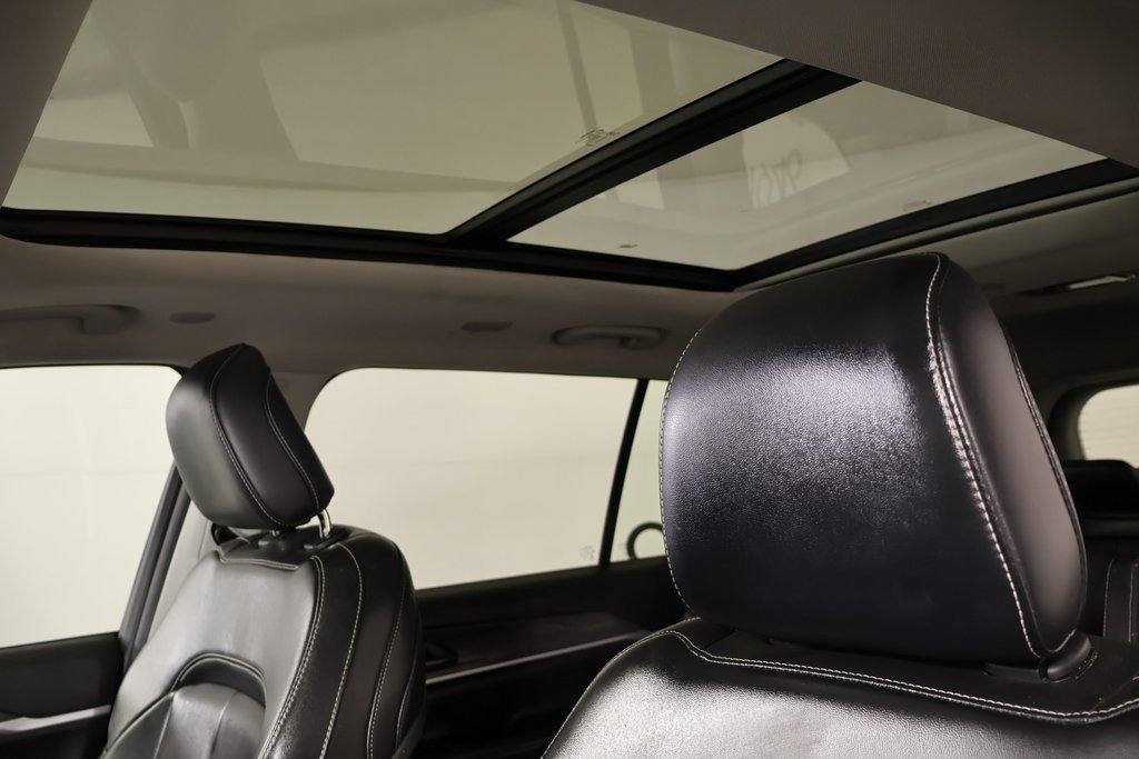 Used 2023 Jeep Grand Cherokee L Limited image 17