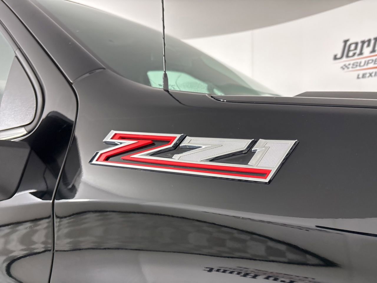 Used 2024 Chevrolet Silverado 1500 LTZ w/ Z71 Off-Road Package image 31