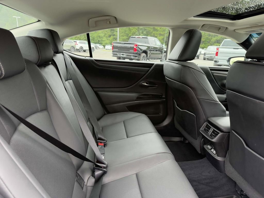 Used 2022 Lexus ES 350 w/ Premium Package image 16
