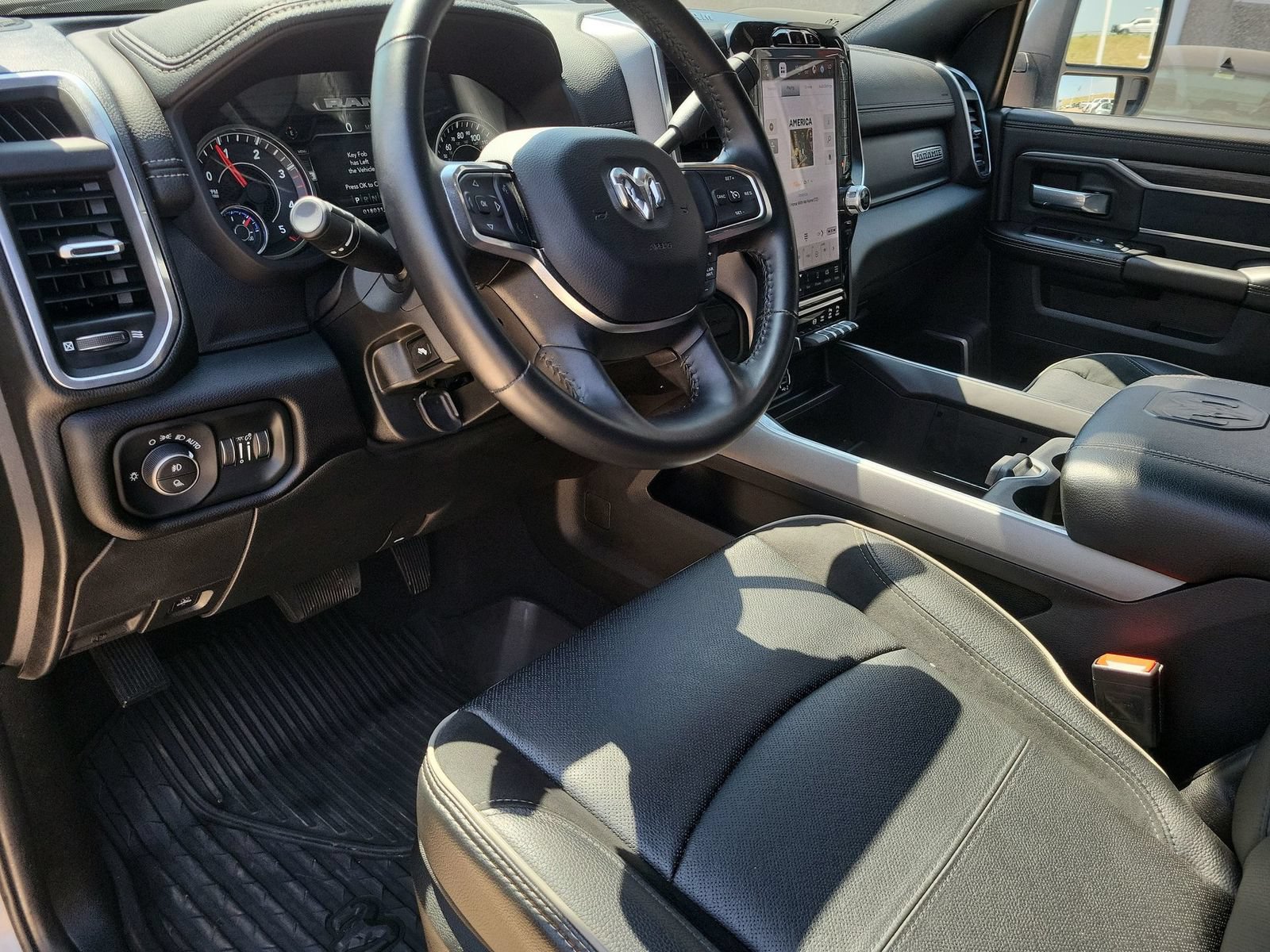 Used 2024 RAM 2500 Laramie w/ Sport Appearance Package AWD/4WD image 10