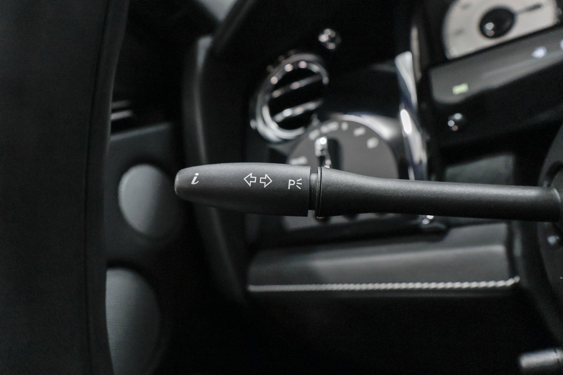 Used 2016 Rolls-Royce Ghost image 15