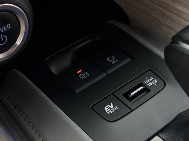Used 2024 Toyota Venza XLE AWD/4WD image 20