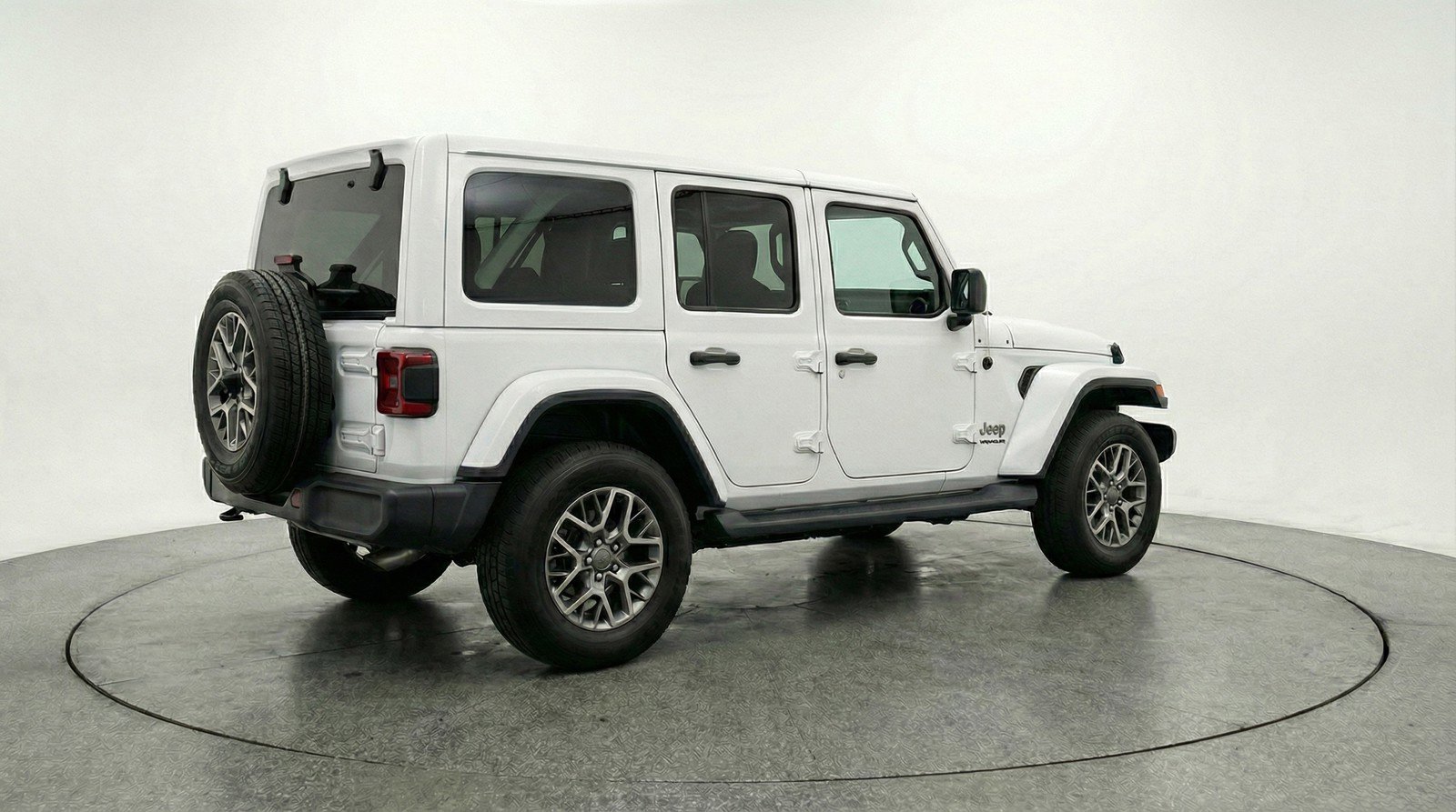 Used 2025 Jeep Wrangler Sahara image 9