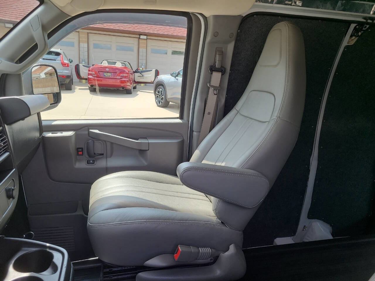 Used 2018 Chevrolet Express 2500 2500 3dr Extended Cargo Van image 53