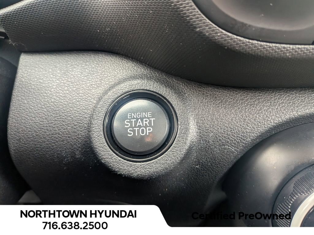 Certified 2023 Hyundai Venue Limited w/ Cargo Package image 20