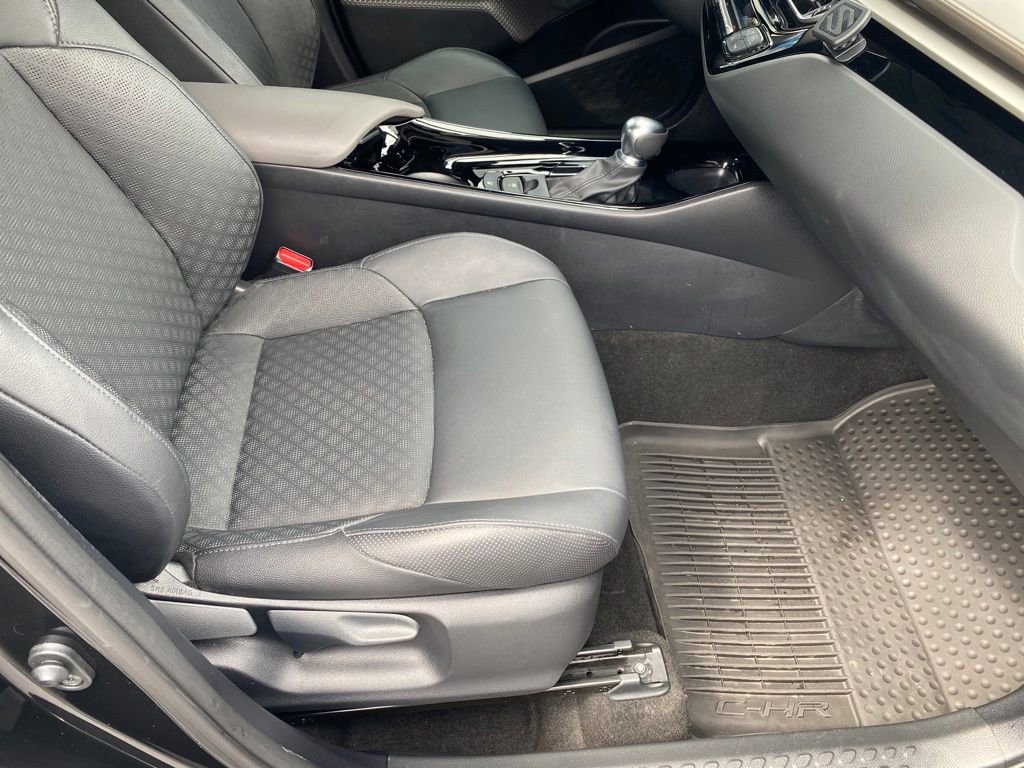 Used 2022 Toyota C-HR Limited FWD image 22