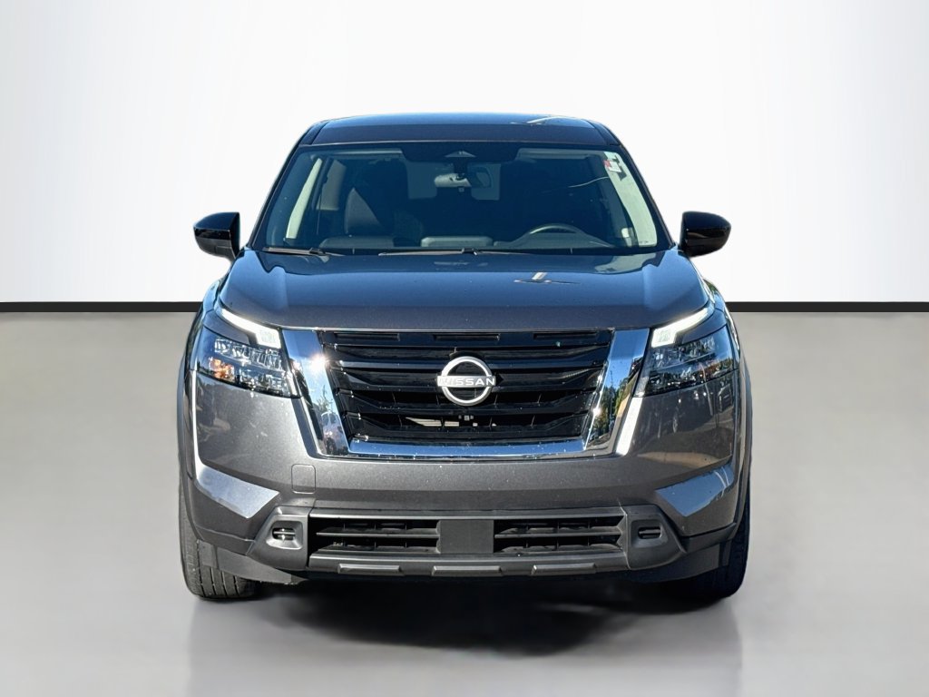 Used 2024 Nissan Pathfinder S FWD image 2
