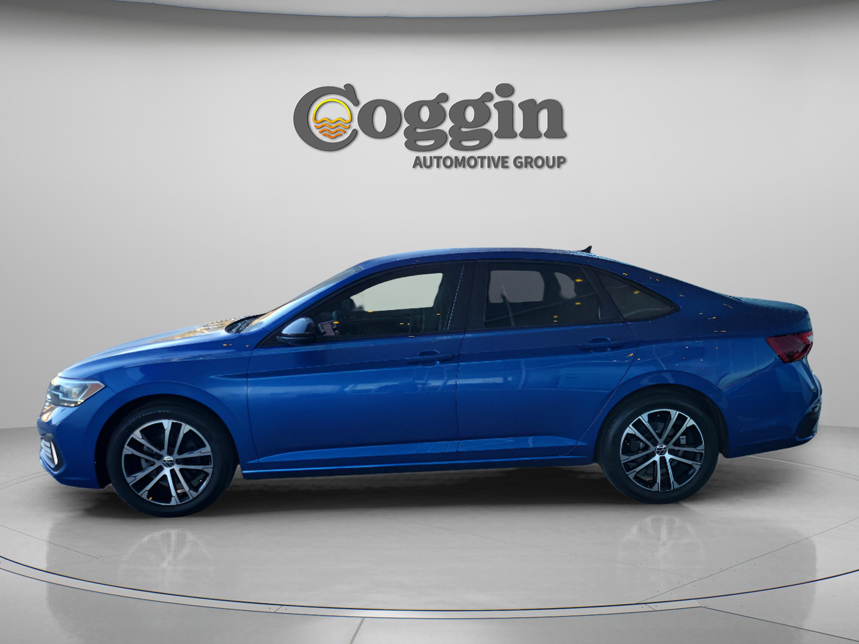 Used 2022 Volkswagen Jetta Sport image 3