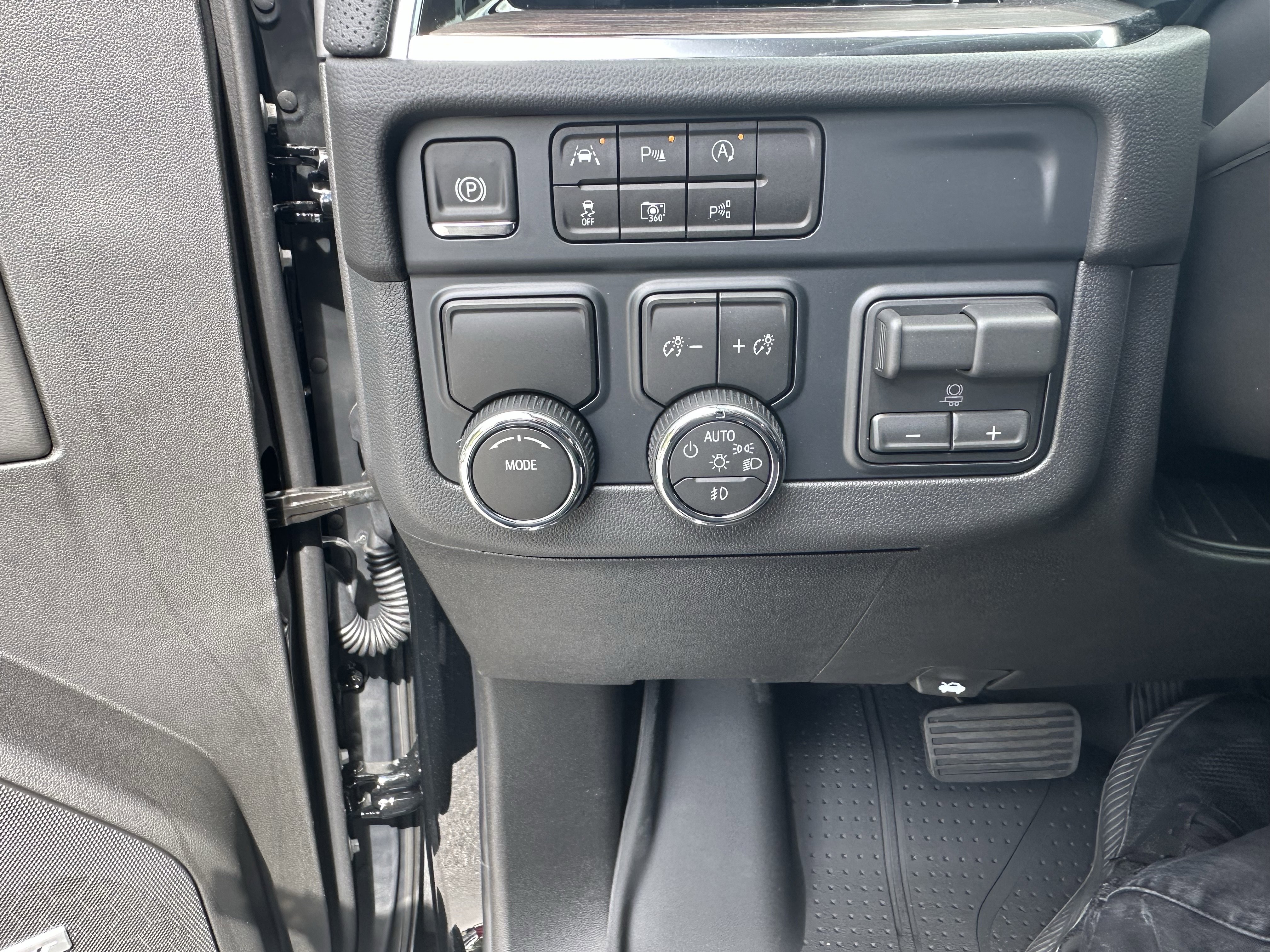 New 2026 Chevrolet Tahoe Premier w/ Sun And Tow Package image 19