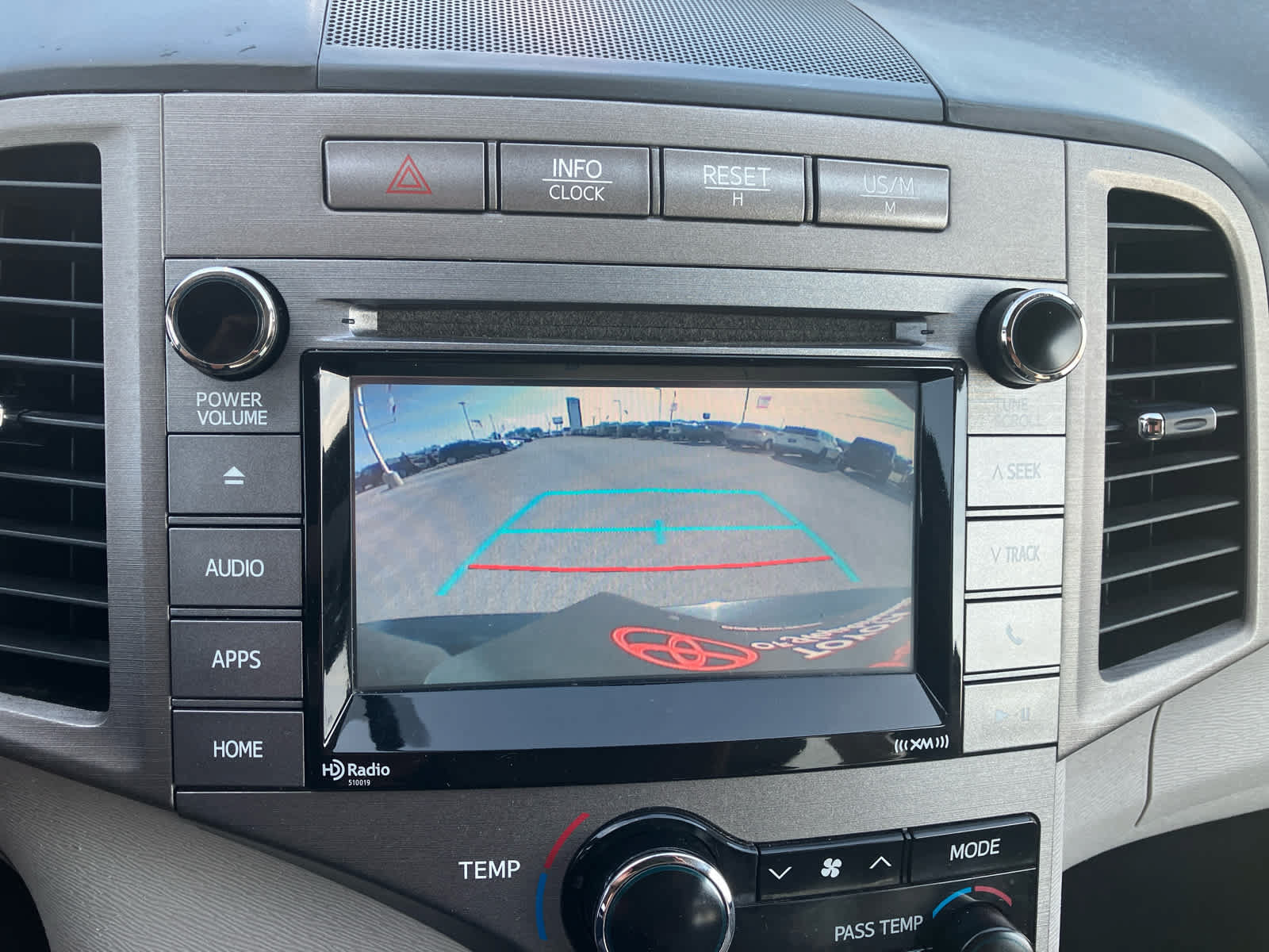 Used 2015 Toyota Venza LE FWD image 18