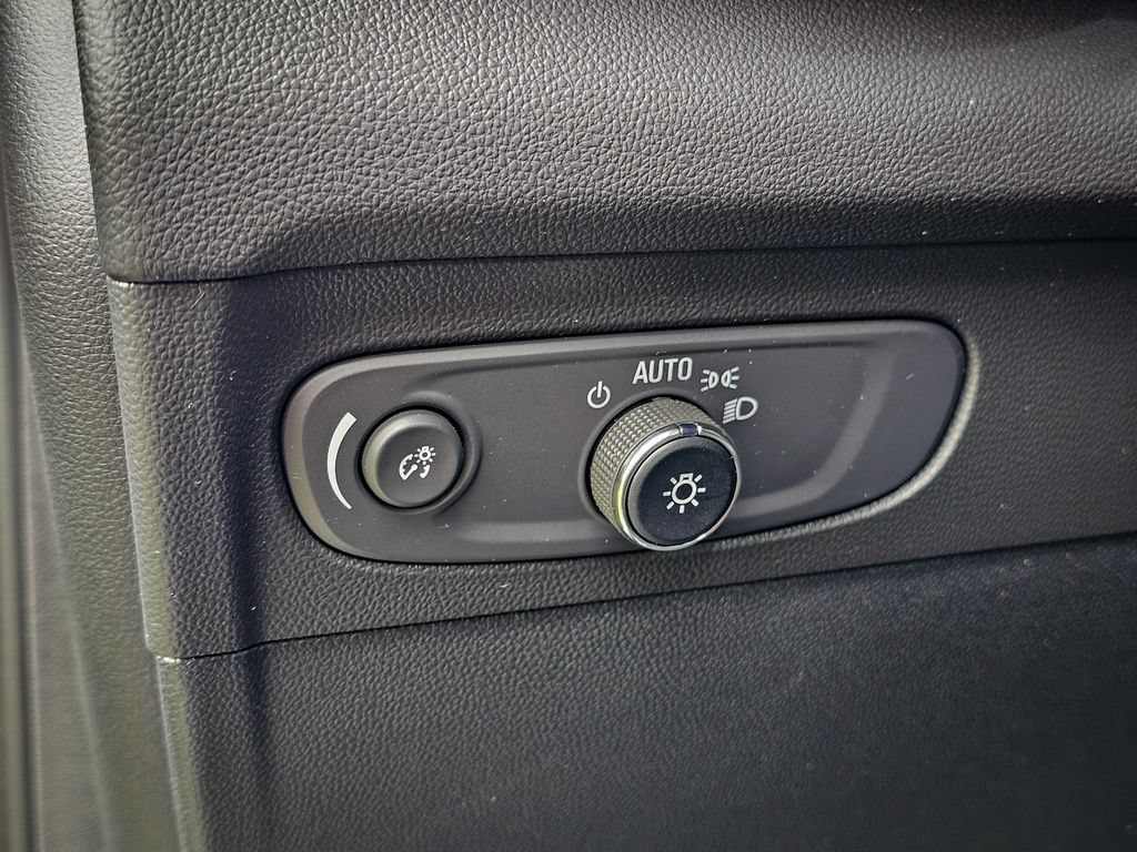 Used 2023 Buick Envision Essence w/ Sport Touring Package AWD/4WD image 16