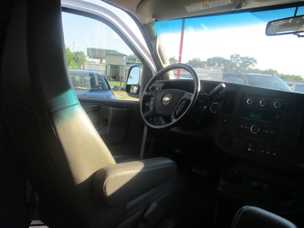 Used 2022 Chevrolet Express 3500 LS image 5