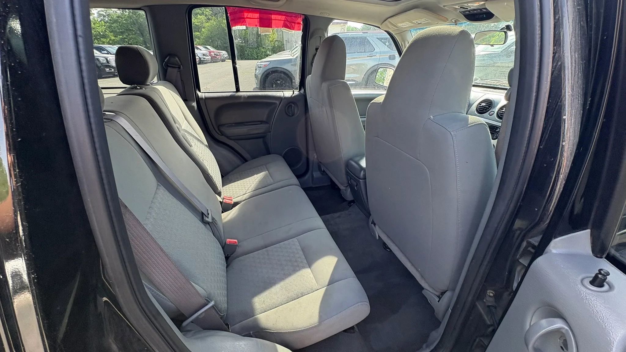 Used 2006 Jeep Liberty Sport AWD/4WD image 23
