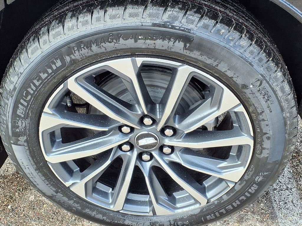 New 2026 Cadillac Lyriq Sport w/ LPO, Floor Liner Package AWD/4WD image 7