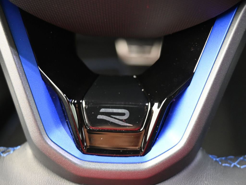 Used 2025 Volkswagen Golf R Black Edition image 32