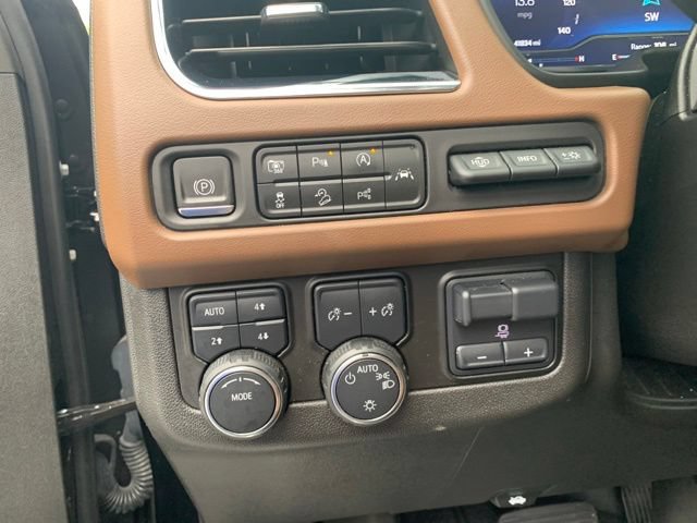 Used 2024 Chevrolet Tahoe High Country w/ Advanced Technology Package AWD/4WD image 26