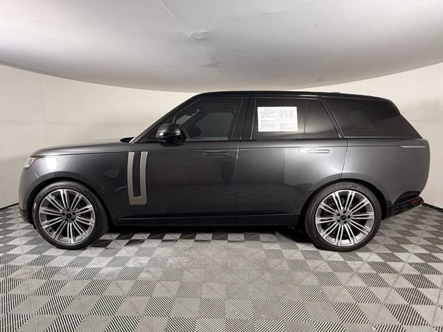 Used 2026 Land Rover Range Rover SE AWD/4WD image 3