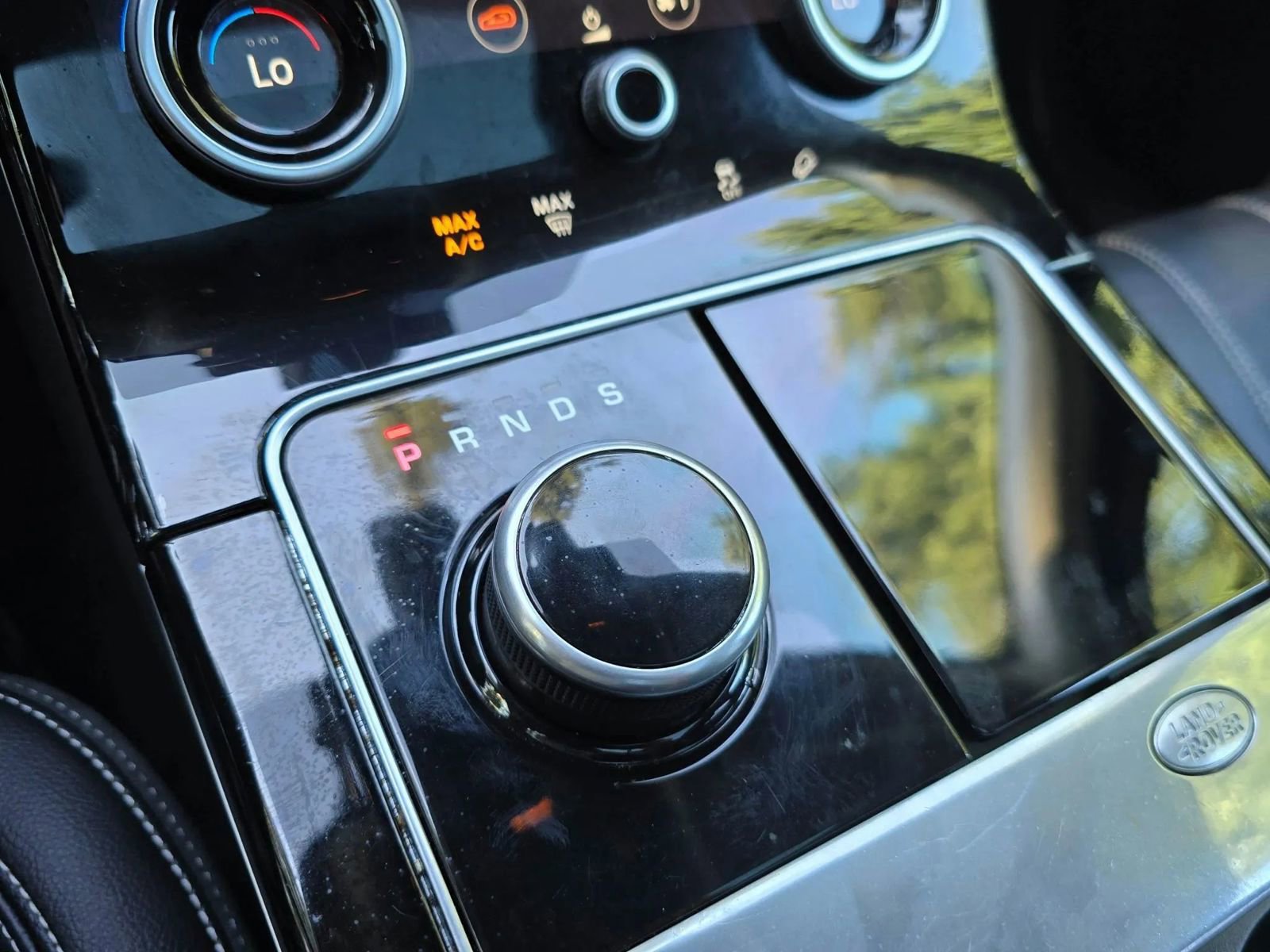 Used 2018 Land Rover Range Rover Velar S image 17