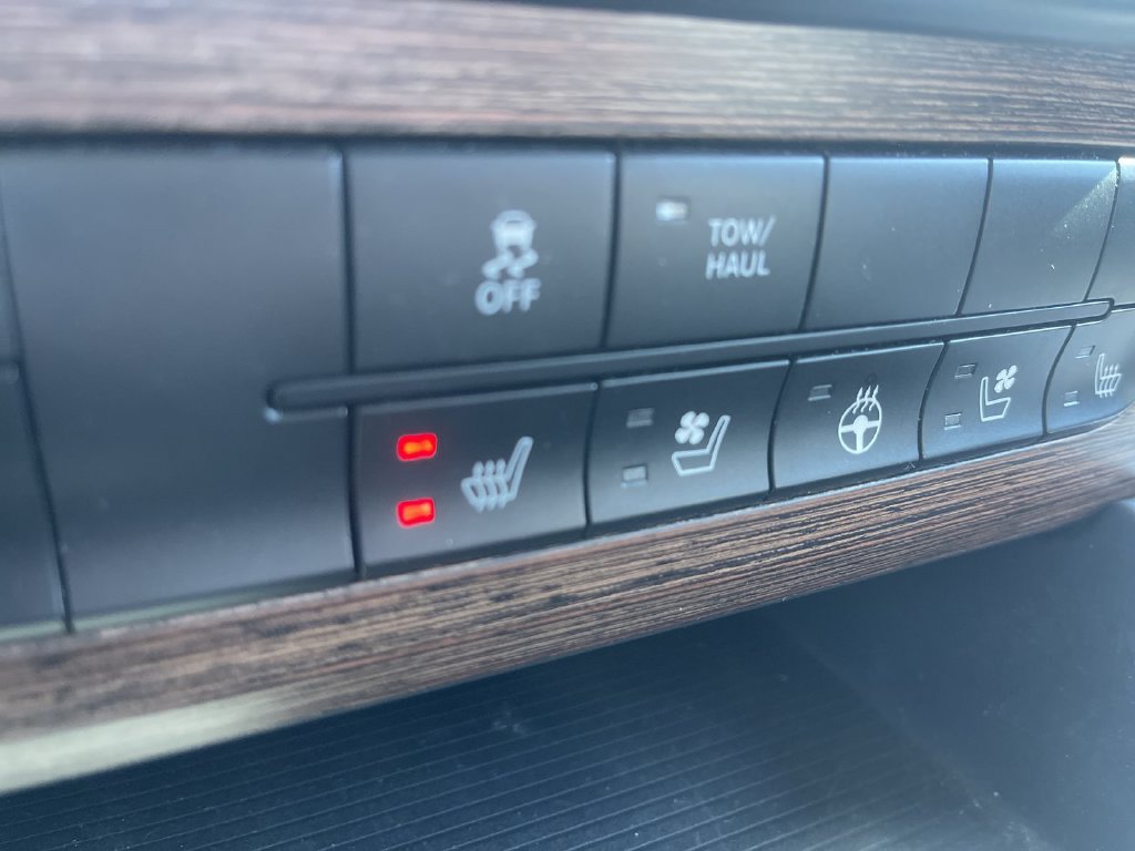 Used 2018 RAM 1500 Laramie w/ Convenience Group AWD/4WD image 28