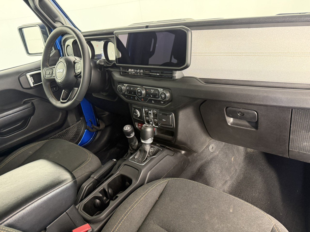 Used 2024 Jeep Wrangler Unlimited AWD/4WD image 11