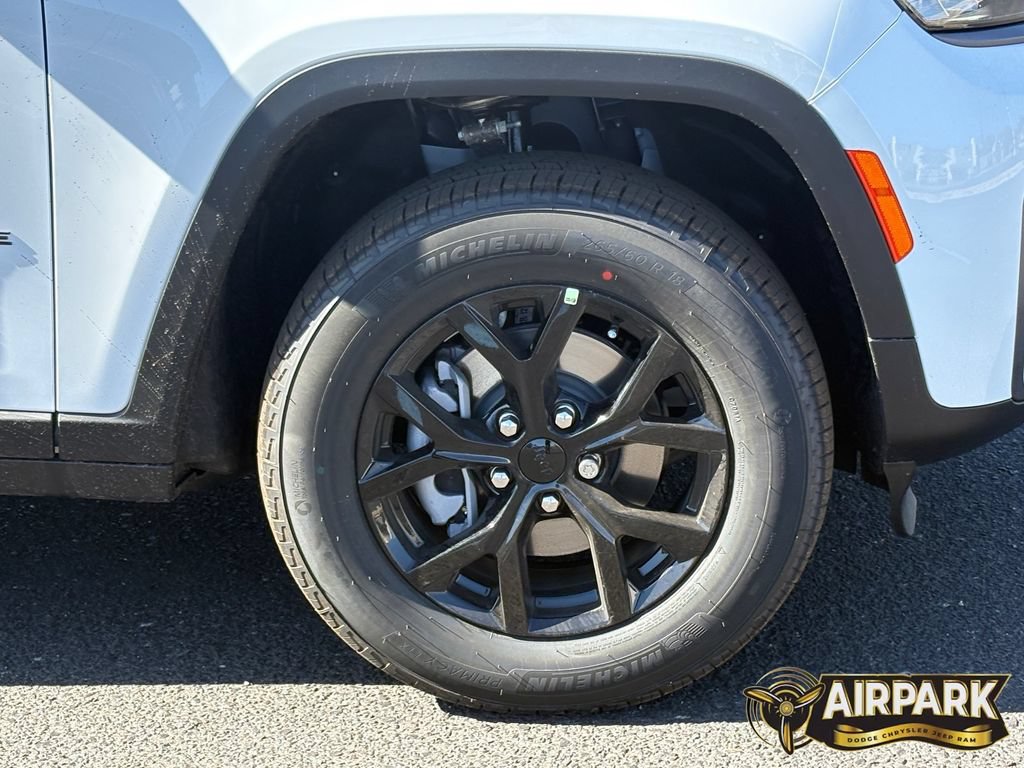 New 2026 Jeep Grand Cherokee Altitude AWD/4WD image 9