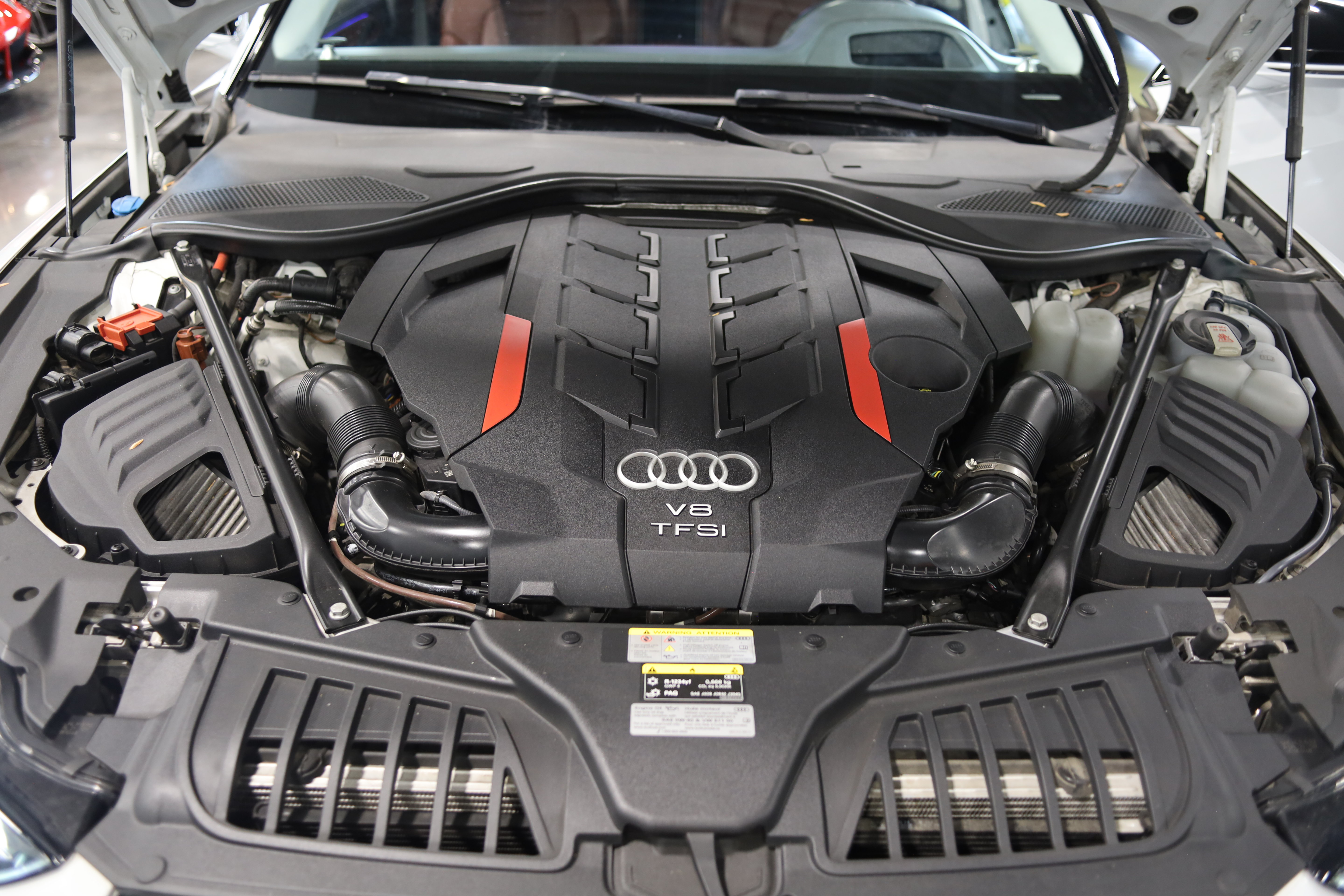 Used 2023 Audi S8 AWD/4WD image 44