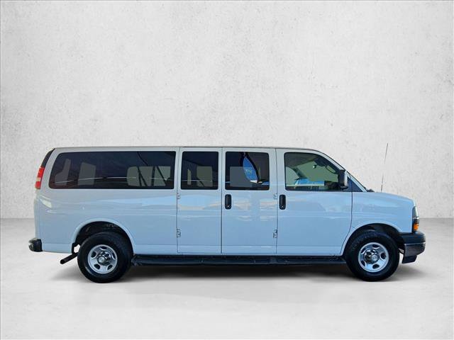 Used 2020 Chevrolet Express 3500 LT w/ LT Preferred Equipment Group RWD image 4