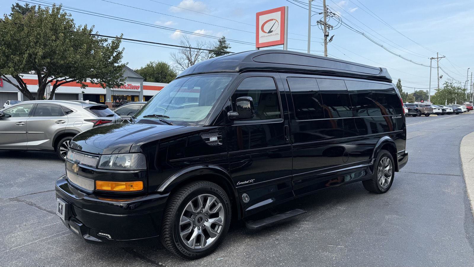 Used 2026 Chevrolet Express 2500 Extended w/ Driver Convenience Package RWD image 7