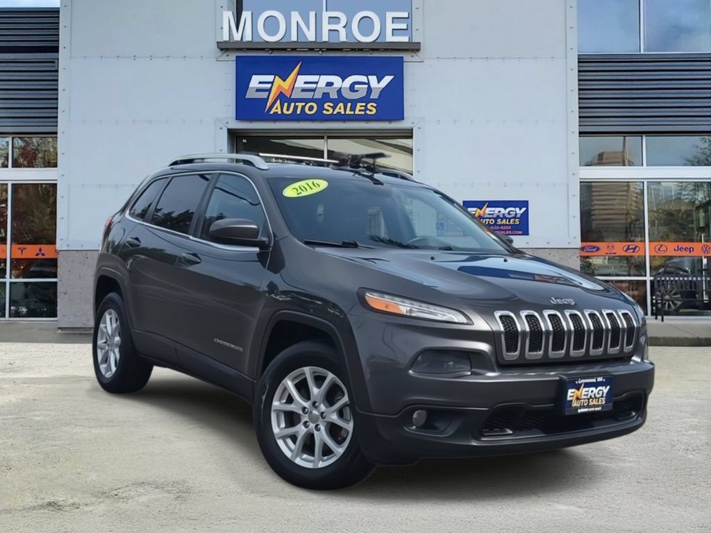 Used 2016 Jeep Cherokee Latitude w/ Cold Weather Group