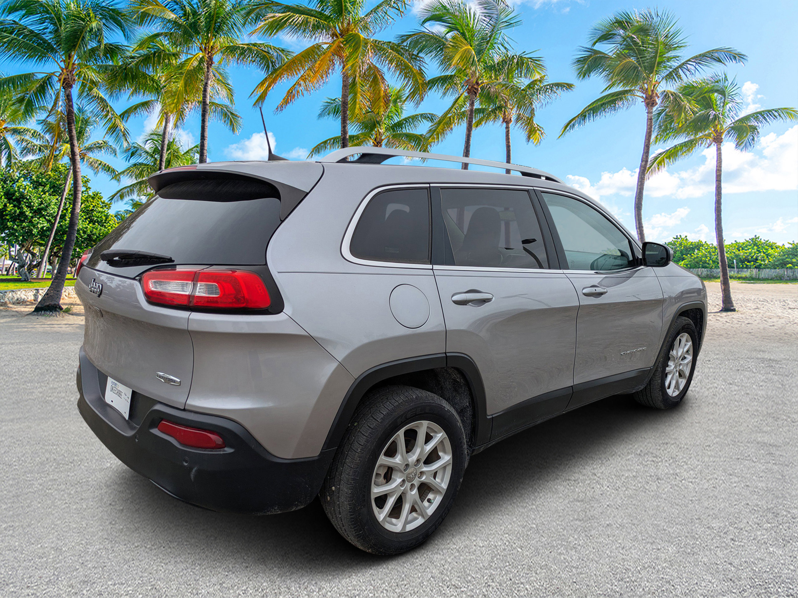Certified 2018 Jeep Cherokee Latitude Plus image 3