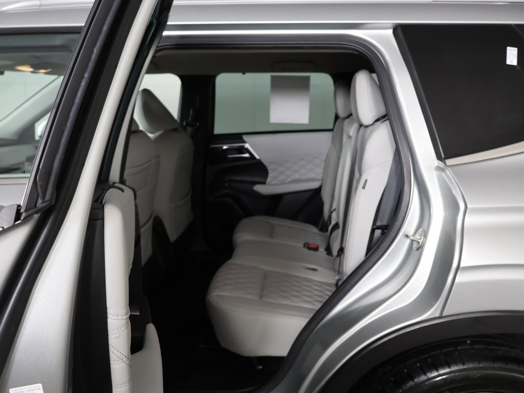 Used 2023 Mitsubishi Outlander SEL image 36