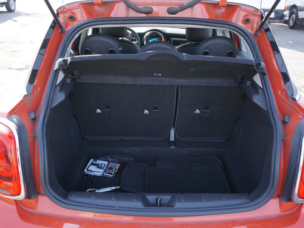 Used 2019 MINI Cooper 4-Door Hardtop image 14