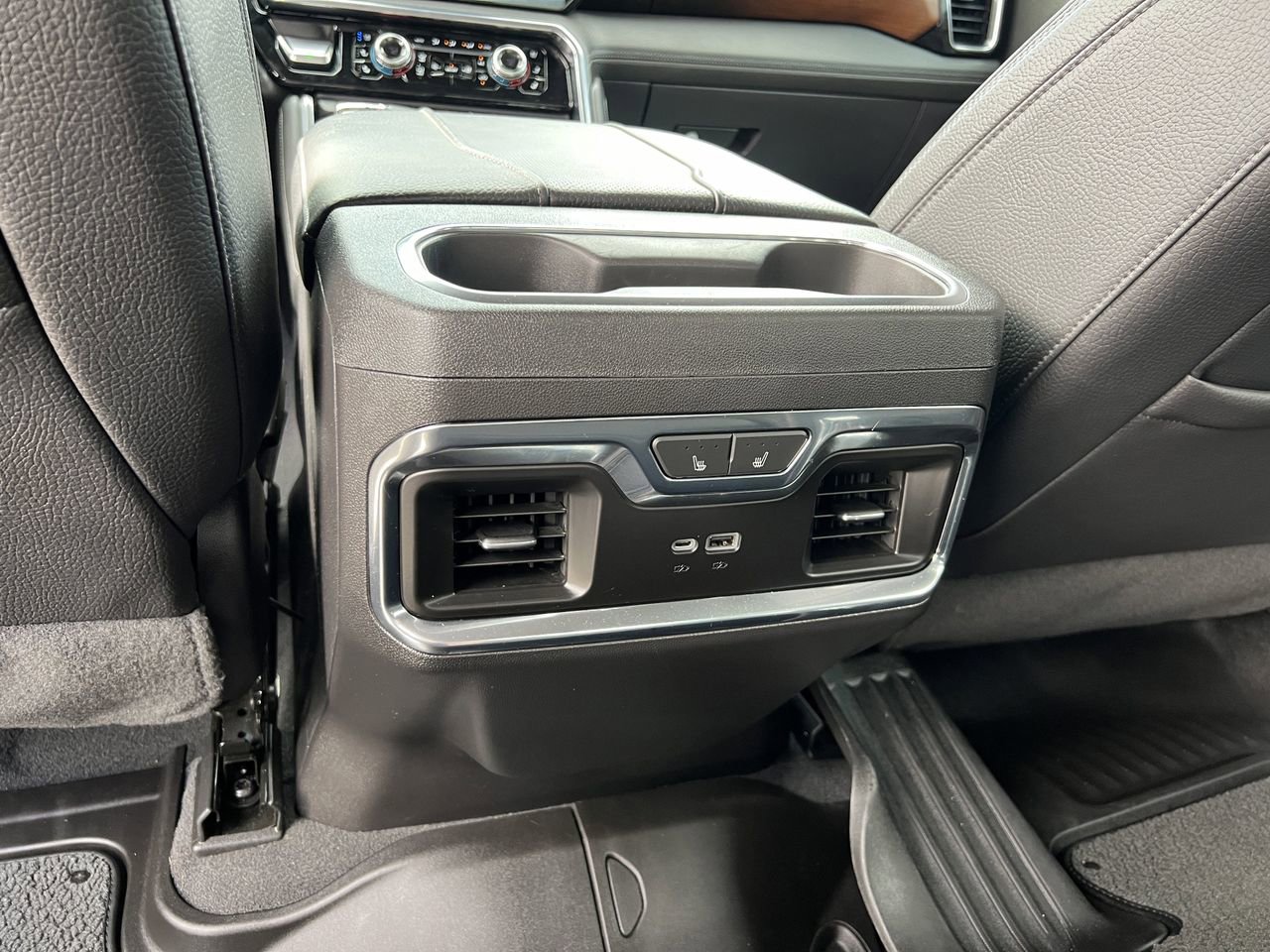 Used 2023 GMC Sierra 1500 Denali w/ Denali Reserve Package AWD/4WD image 30