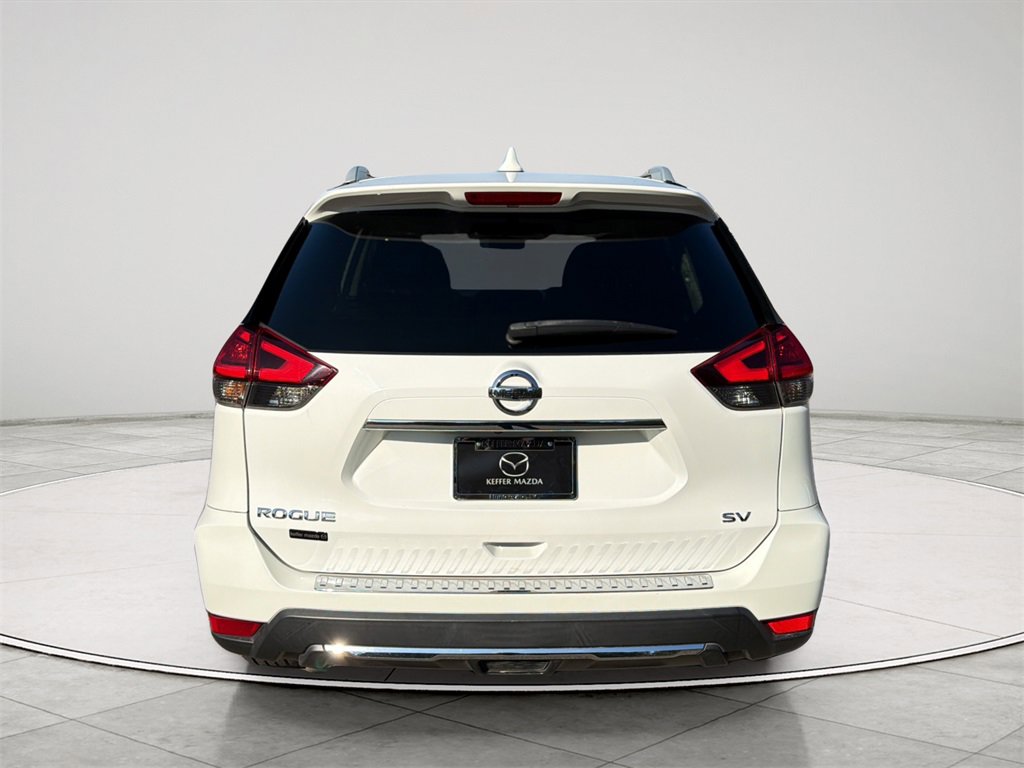 Used 2017 Nissan Rogue SV image 18