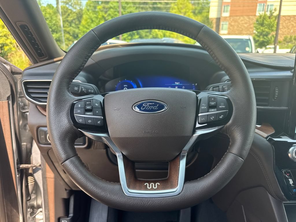 Used 2022 Ford Explorer King Ranch w/ Technology Package AWD/4WD image 25