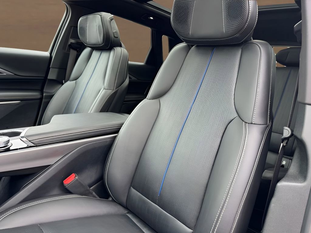 Certified 2025 Cadillac Lyriq Luxury w/ LPO, Floor Liner Package AWD/4WD image 15