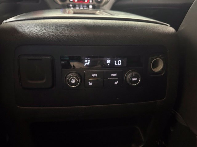 Used 2015 GMC Yukon XL Denali AWD/4WD image 30