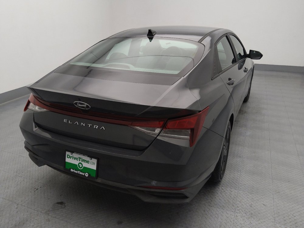 Used 2023 Hyundai Elantra SEL image 7