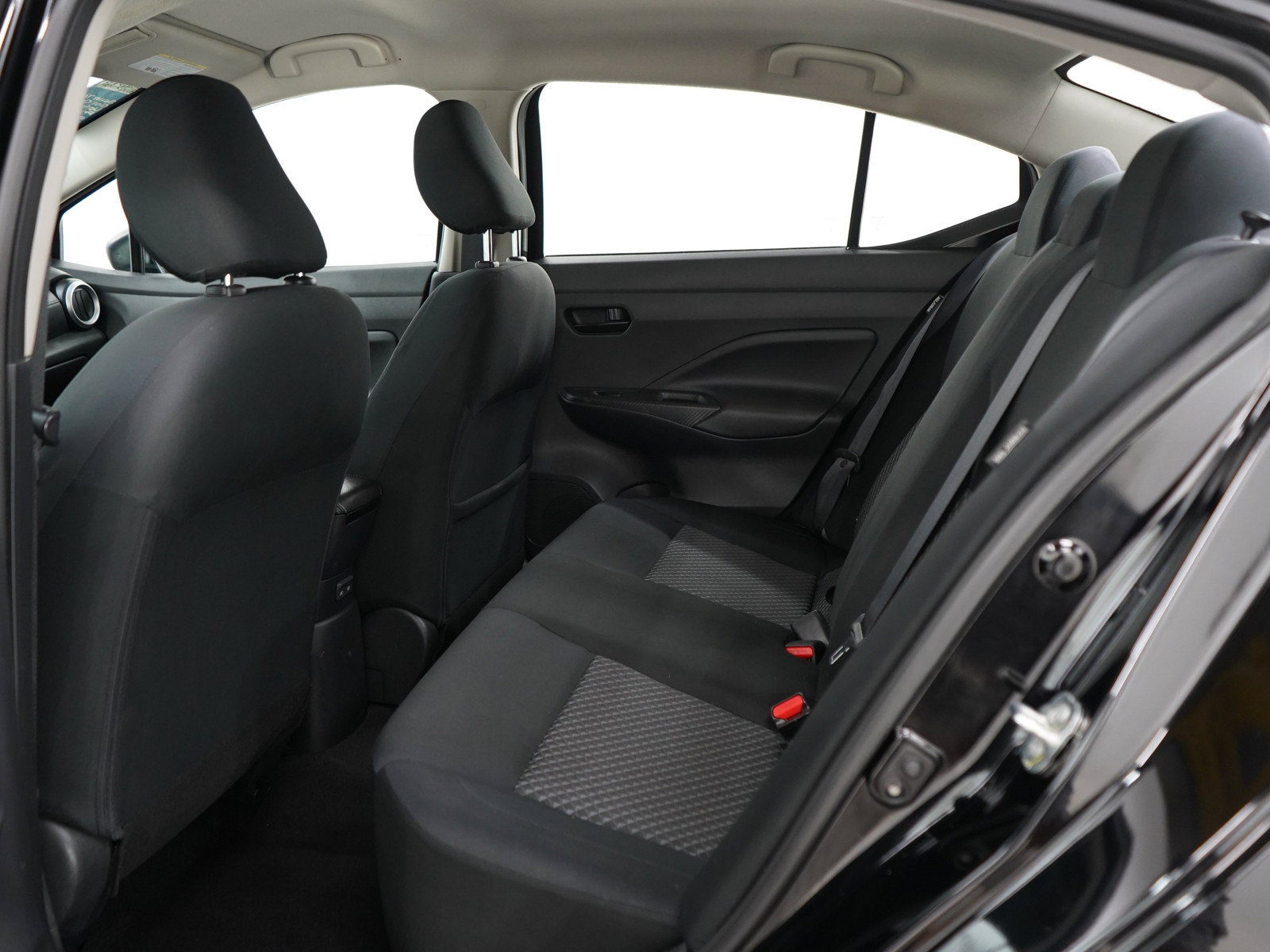 Used 2021 Nissan Versa S FWD image 16