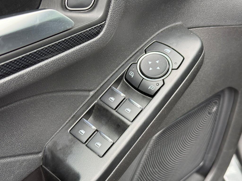 Used 2025 Ford Escape ST-Line AWD/4WD image 10
