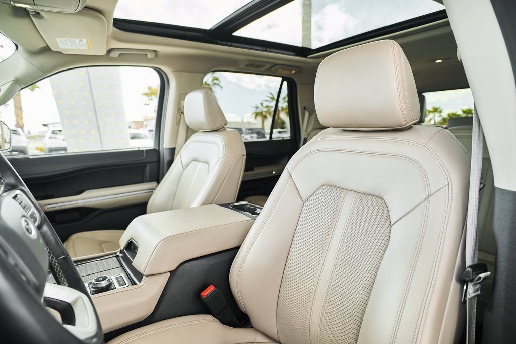 Used 2024 Ford Expedition Limited image 28