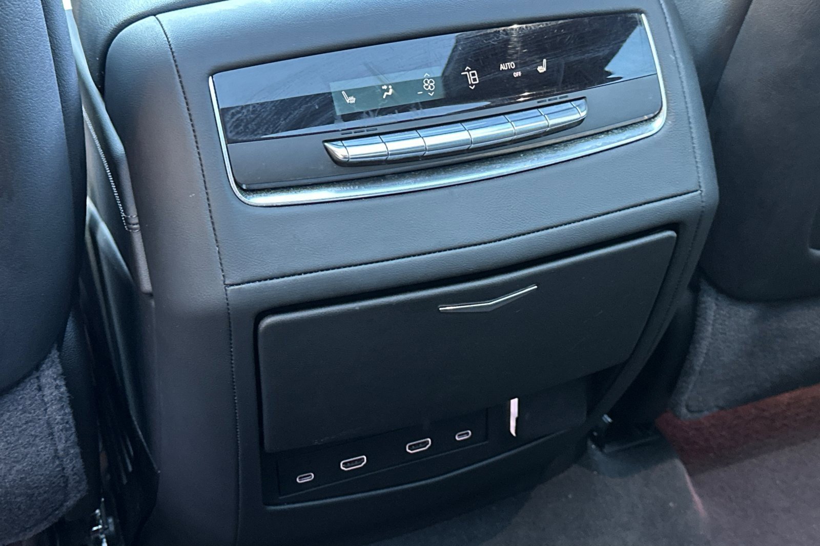 Used 2025 Cadillac Escalade Premium Luxury image 40