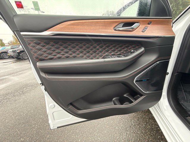 New 2027 Jeep Grand Cherokee Summit AWD/4WD image 15