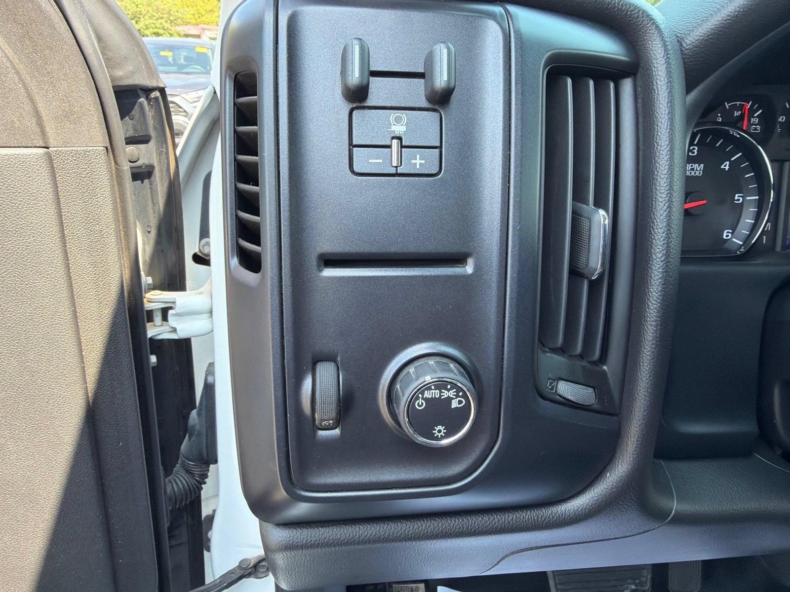 Used 2015 Chevrolet Silverado 2500 W/T w/ WT Convenience Package AWD/4WD image 10