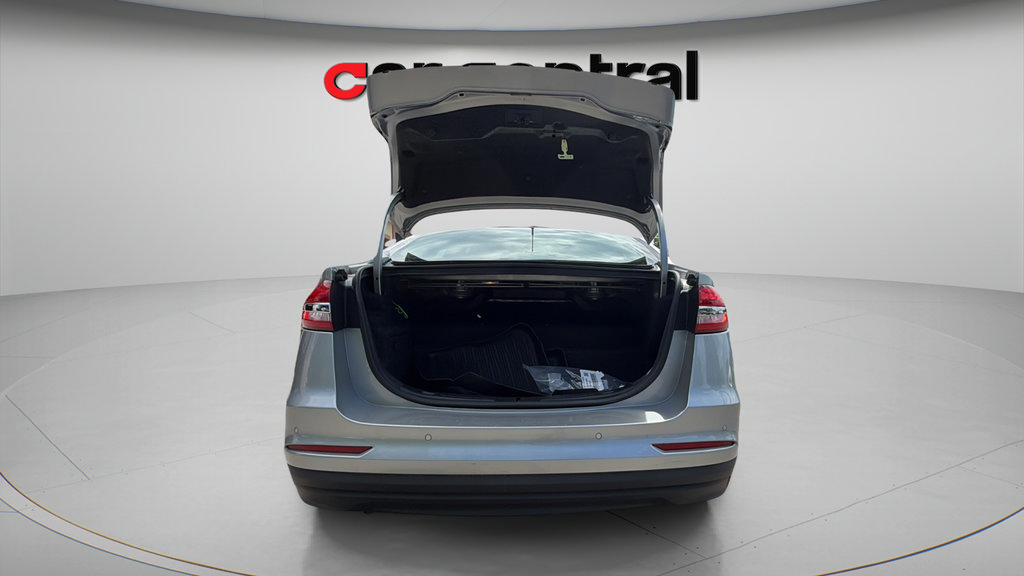 Used 2020 Ford Fusion Energi Titanium FWD image 27