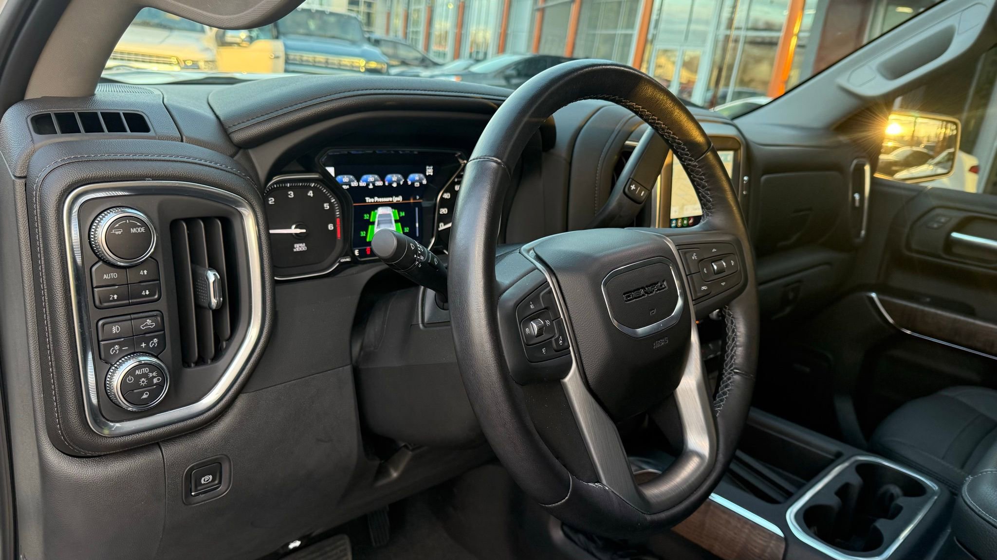 Used 2022 GMC Sierra 1500 Denali w/ Denali Premium Package image 40