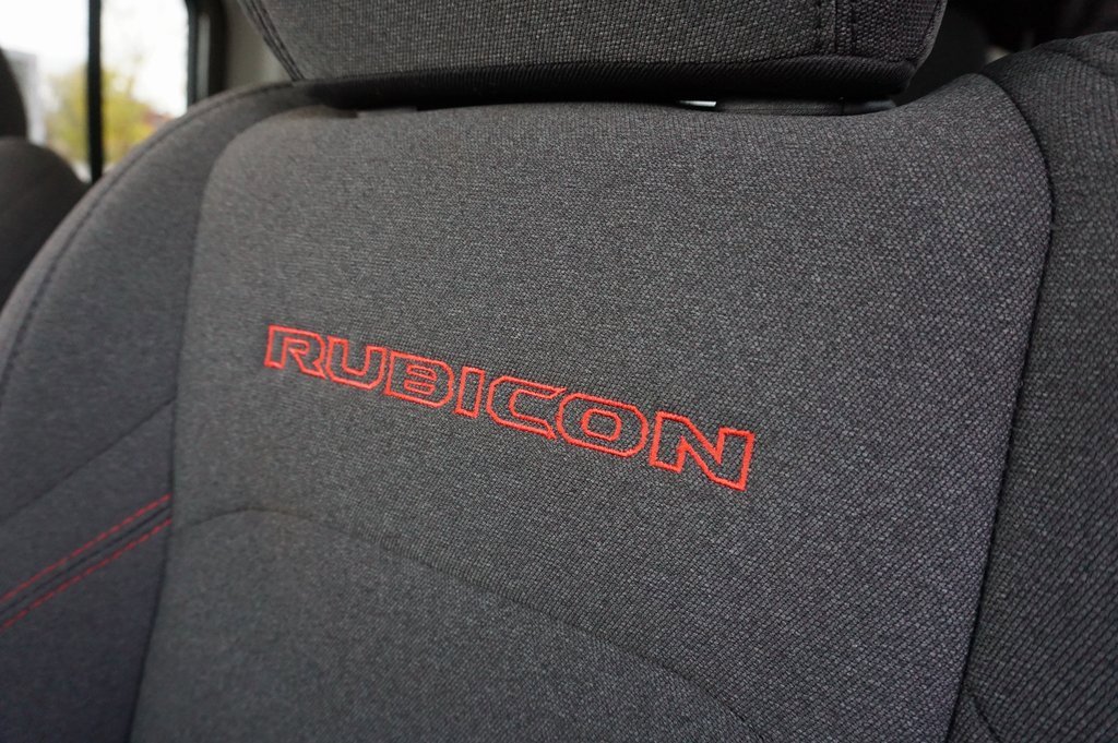 Used 2025 Jeep Wrangler Rubicon image 11